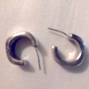 Solid silver Silpada post earrings. 8.5 mg. Very good condition.